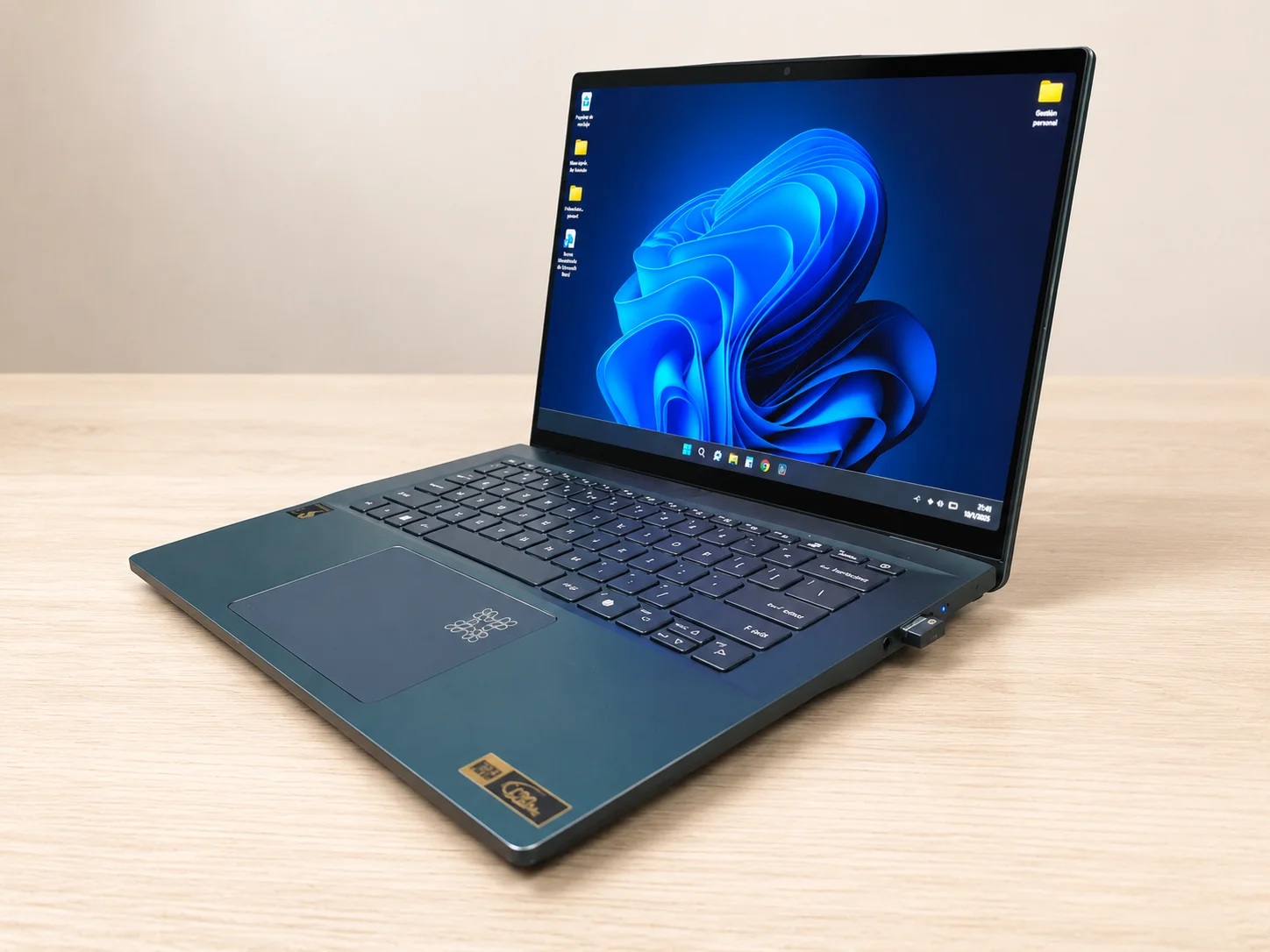 Vista lateral Acer Swift 14 AI