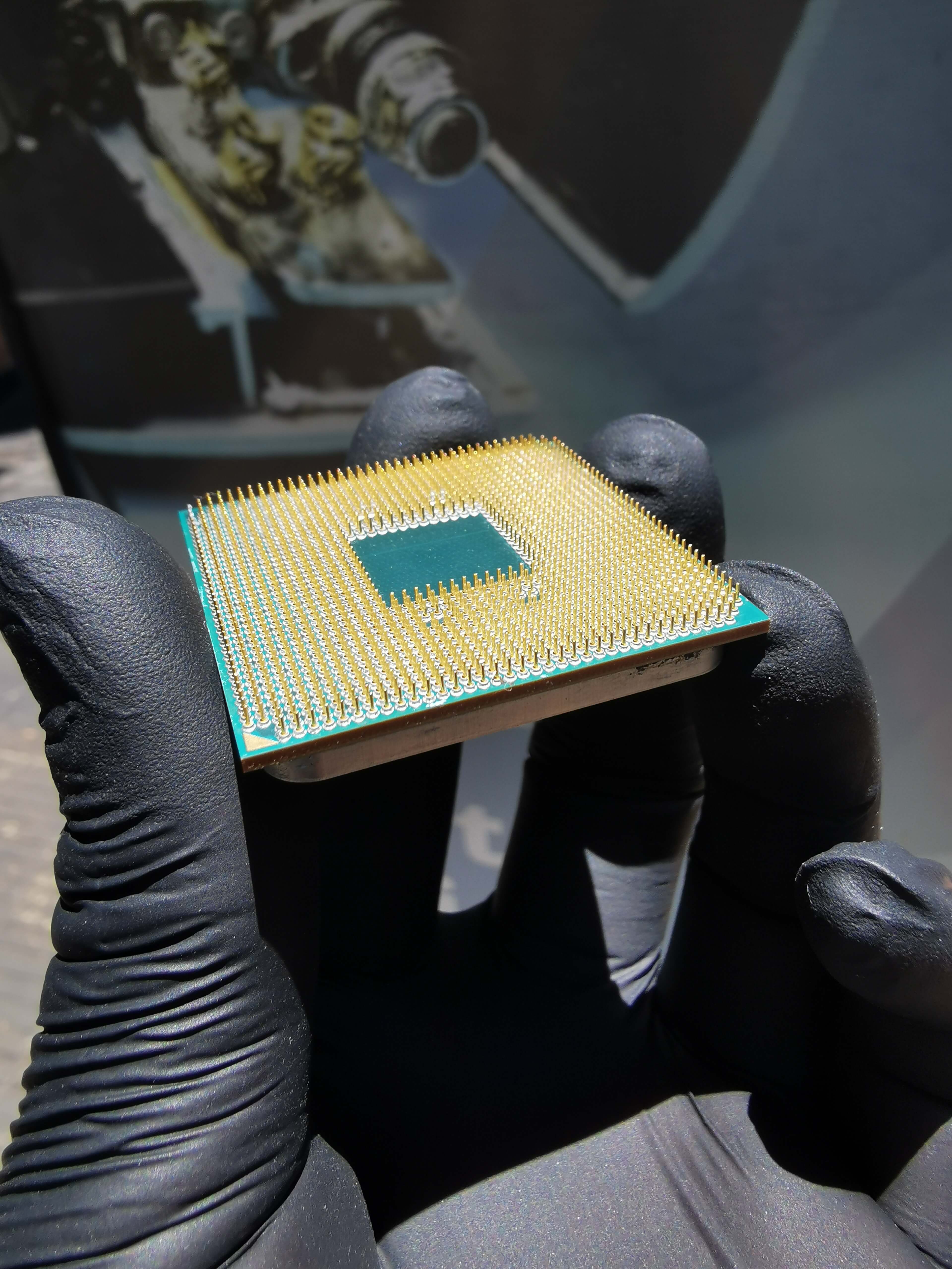 Micro-soldadura reconstrucción de pines procesador Intel i7 socket 1200